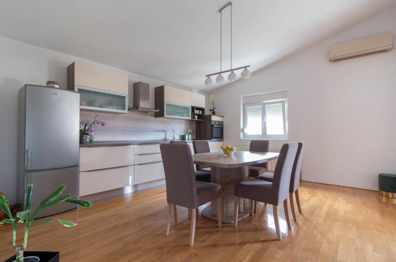 Modern Apartment Sara-Near The Beach Privlaka  Exterior photo