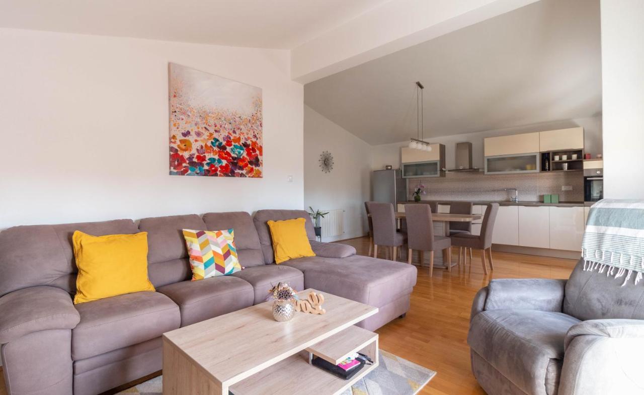 Modern Apartment Sara-Near The Beach Privlaka  Exterior photo